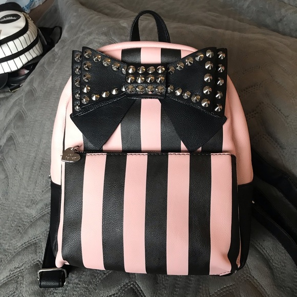 Betsey Johnson Handbags - 💝 RARE STUDDED BOW STRIPED!